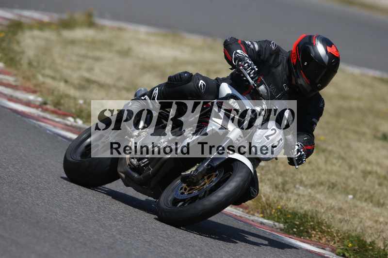 Archiv-2023/28 05.06.2023 Moto Club Anneau du Rhin/blanc-novice/25